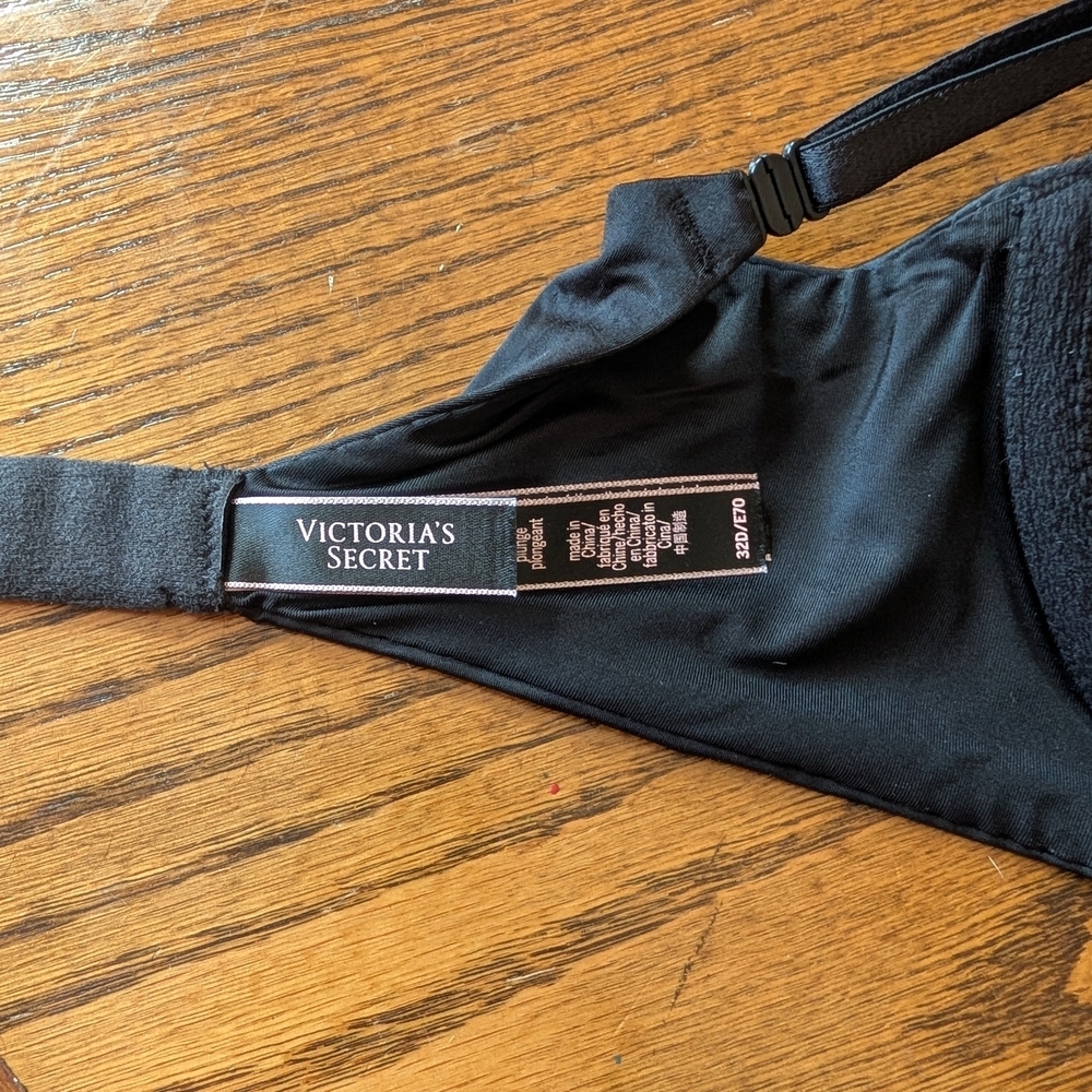 Victoria's Secret Black Bra - Picture 3 of 3